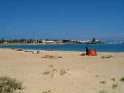 Main Beach Only 5 Minute Walk From Apartment