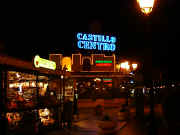 Lots Of Great Restaurants, Bars & Shops Only 1 Street Away!!